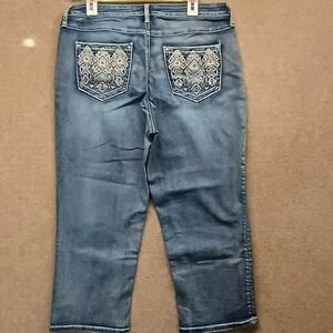 Cato Est. 1946 Denim Classic Blue Jean Capri‎ Womens Size Classic 16 Curvy 34x22